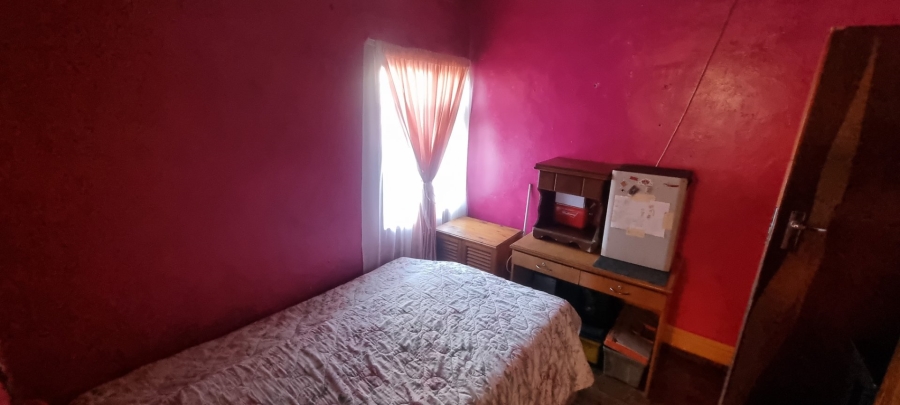 4 Bedroom Property for Sale in Silvertown Western Cape
